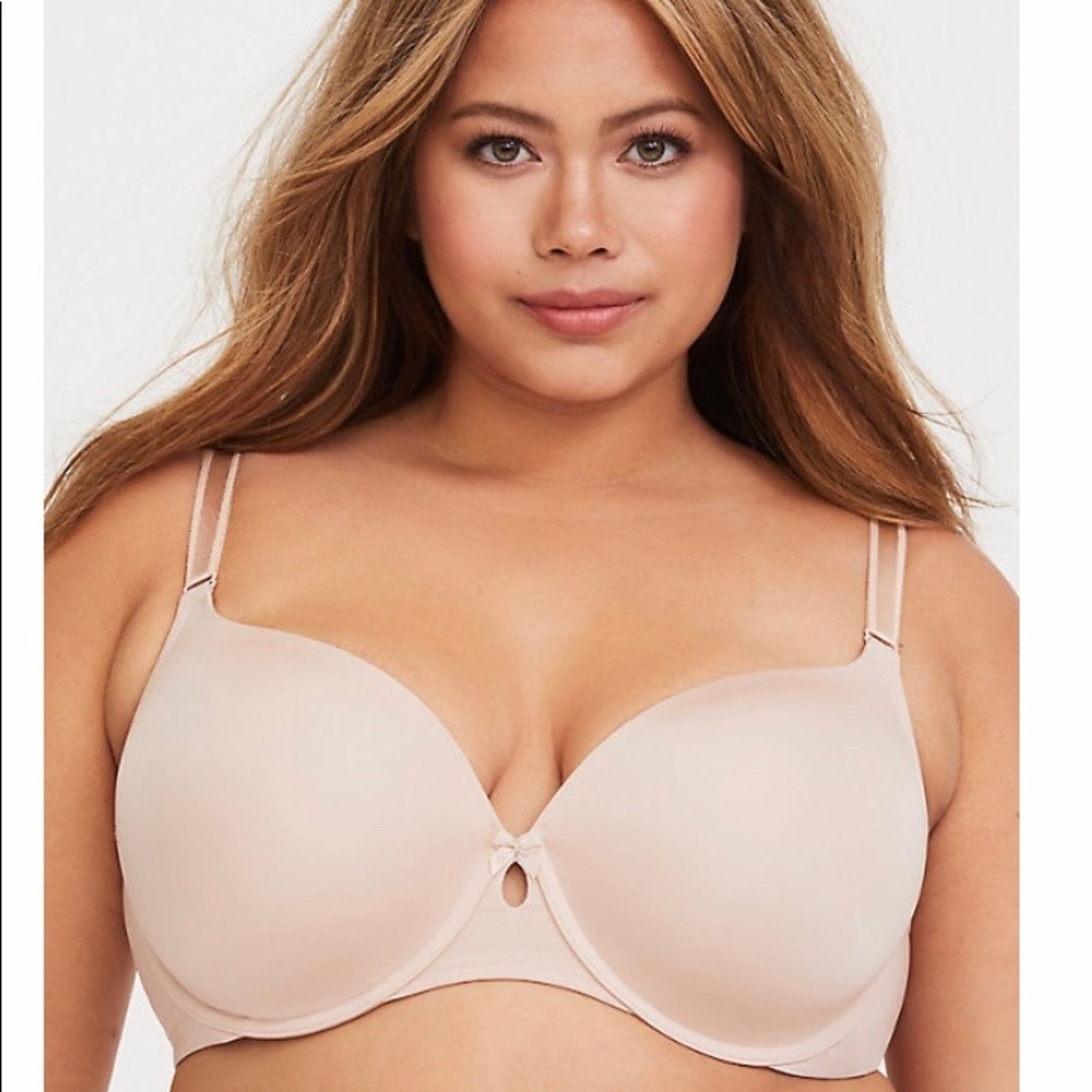 Torrid Bra Nude/Tan/Cream 40C Smoothing